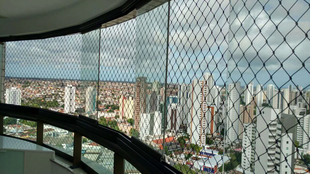 Tela de proteção instalada em sacada